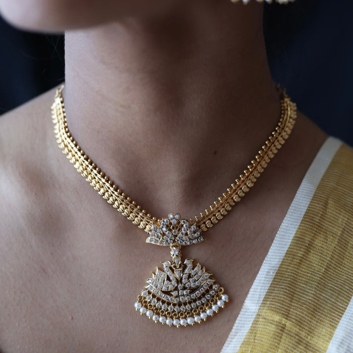 Heritage gold plated white stone short necklace H8907