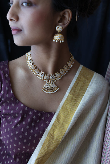 Heritage gold plated short necklace H1234