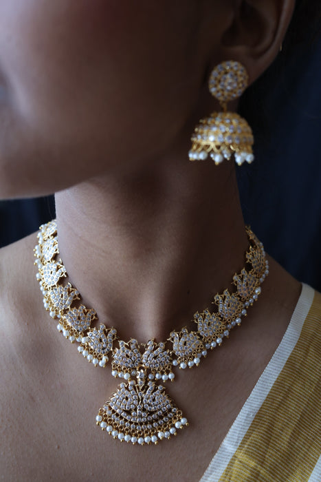 Heritage gold plated short necklace H1234