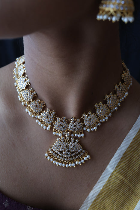 Heritage gold plated short necklace H1234