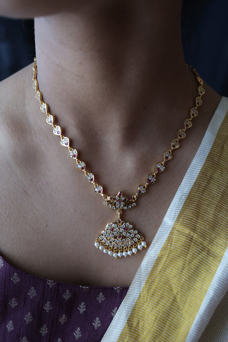 Heritage gold plated ruby white stone short necklace H8908