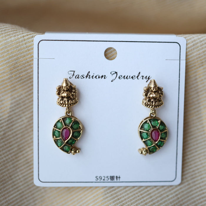 Antique green stone drop  earrings AD124