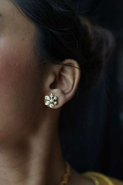 Heritage  white stone choker necklace and earrings h45332