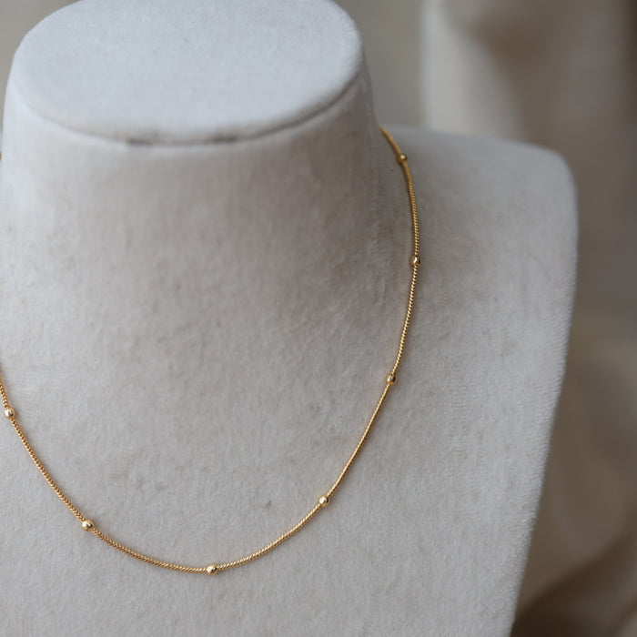 Heritage gold plates simple chain HC560