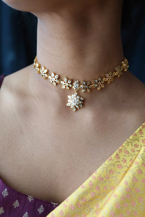 Heritage gold plated short necklace with earrings H1237