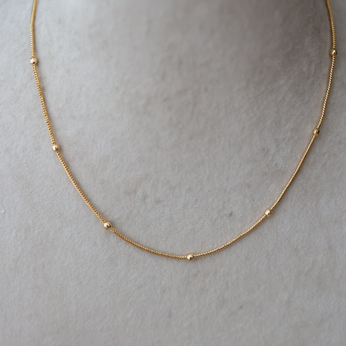 Heritage gold plates simple chain HC560