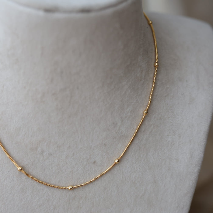 Heritage gold plates simple chain HC560