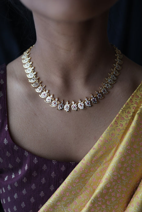 Heritage gold plated ruby white stone mango short necklace H8911