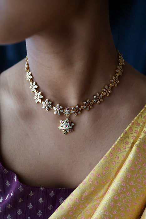 Heritage gold plated short necklace H1234