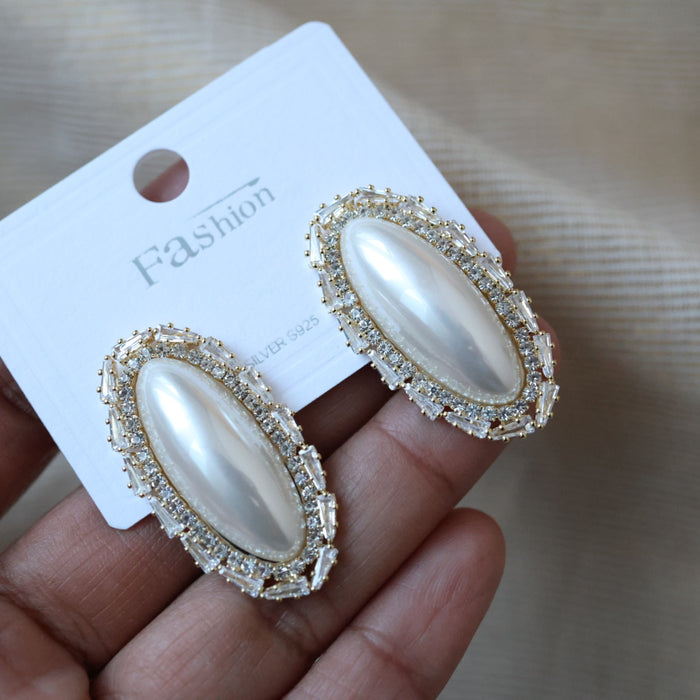 Heritage white stone studd earrings HS452
