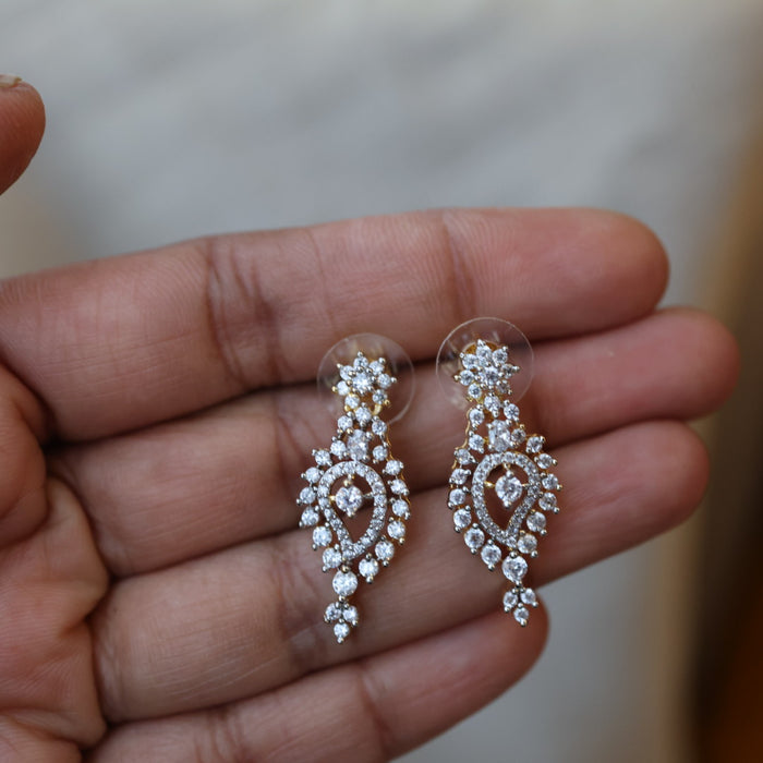 Heritage white stone short necklace with earrings H900