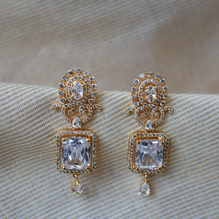 Heritage white stone studd earrings HS201