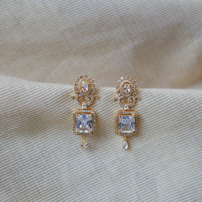 Heritage white stone studd earrings HS201