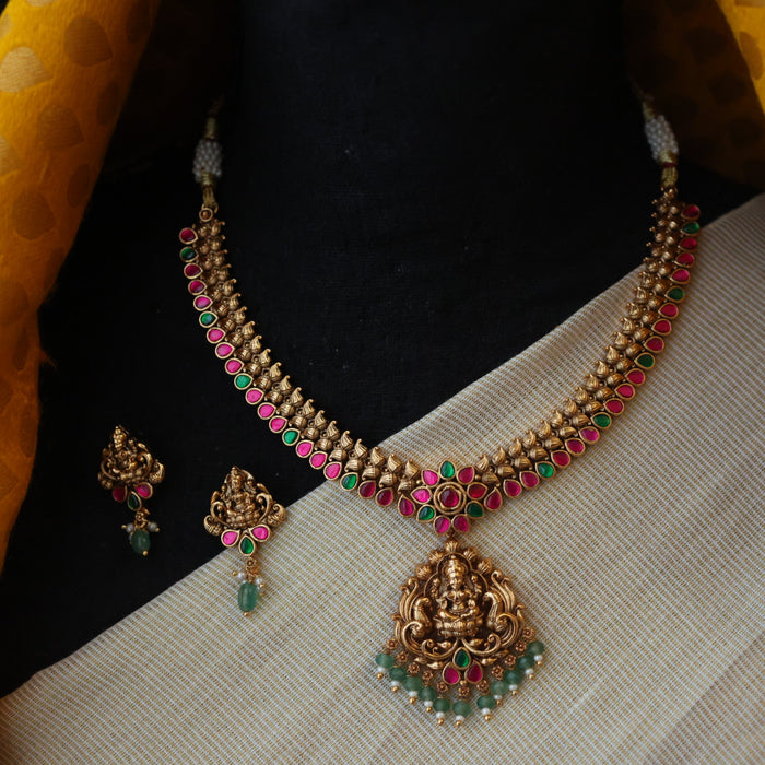 Antique green bead short necklace with earrings S1B13589