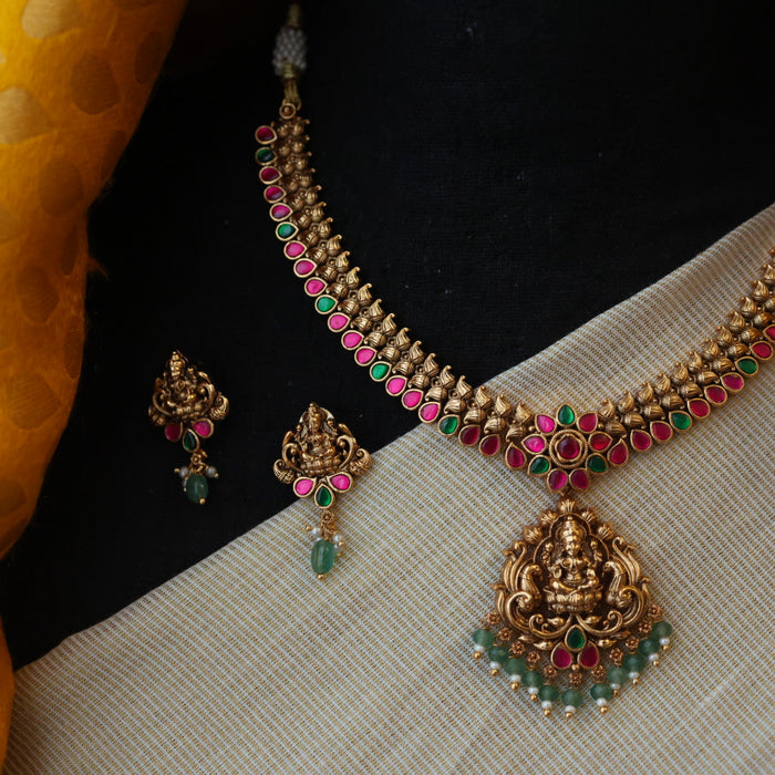 Antique green bead short necklace with earrings S1B13589