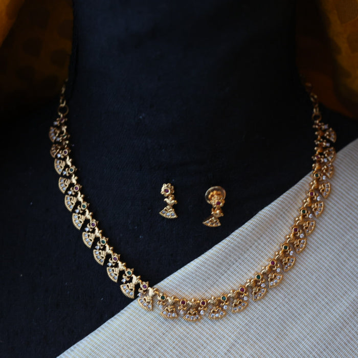 Antique short necklace with earrings TTS411