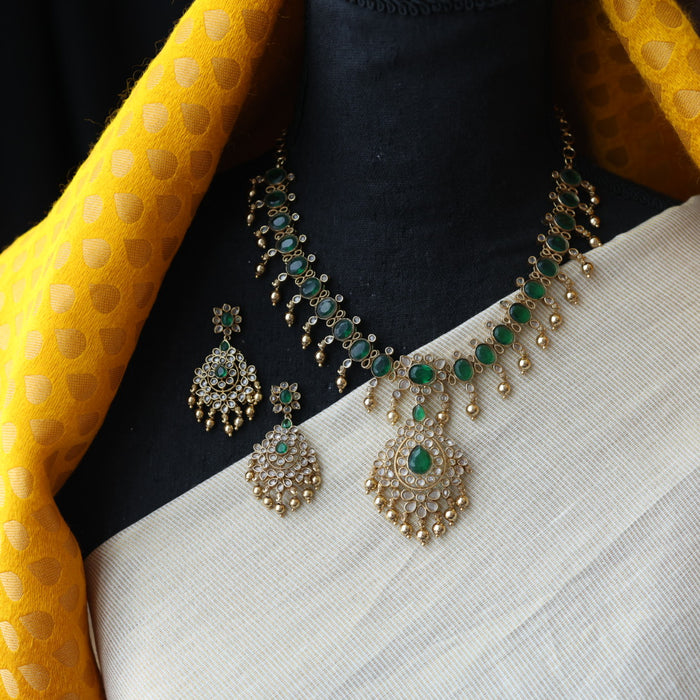 Antique green stone short necklace with earrings SS11626