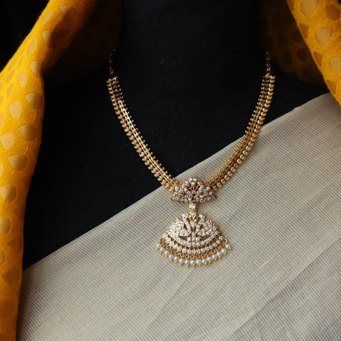 Heritage gold plated white stone short necklace H8907