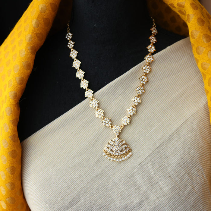 Heritage gold plated white stone short necklace H8905