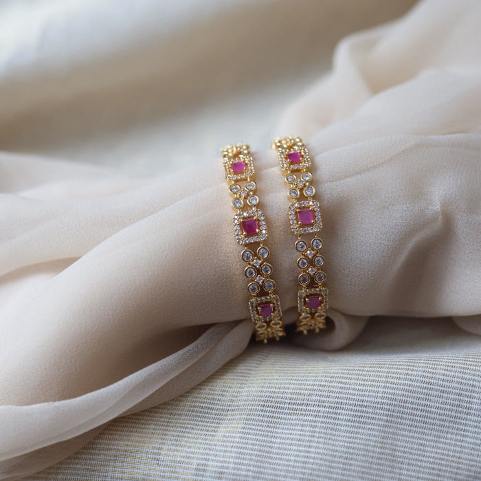Heritage gold plated white stone bangle HB35232