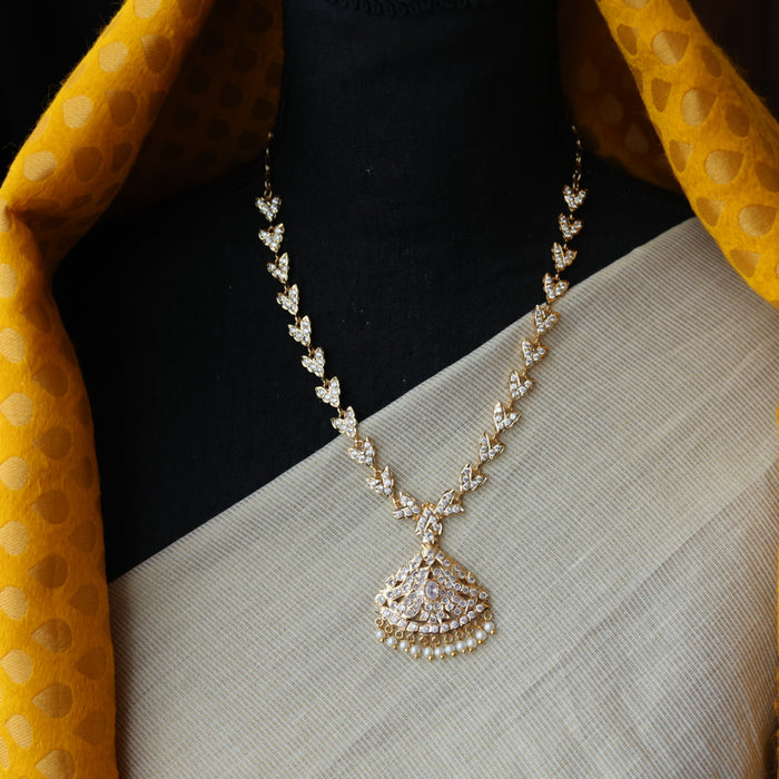 Heritage gold plated white stone short necklace H8901
