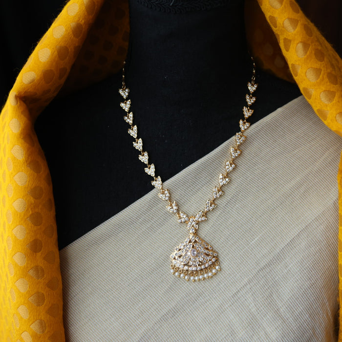 Heritage gold plated white stone short necklace H8901