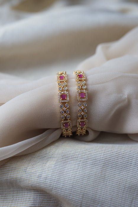 Heritage gold plated white stone bangle HB35232