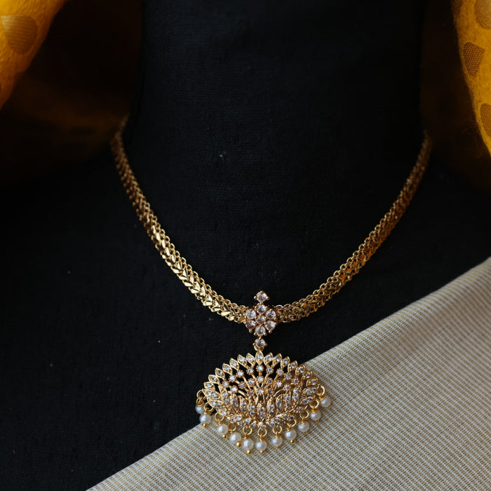 Heritage gold plated white stone short necklace H8903