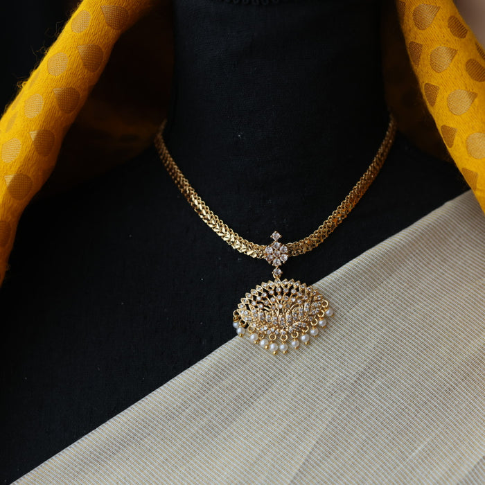 Heritage gold plated white stone short necklace H8903