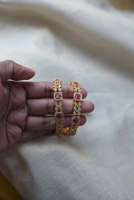 Heritage gold plated white stone bangle HB35232
