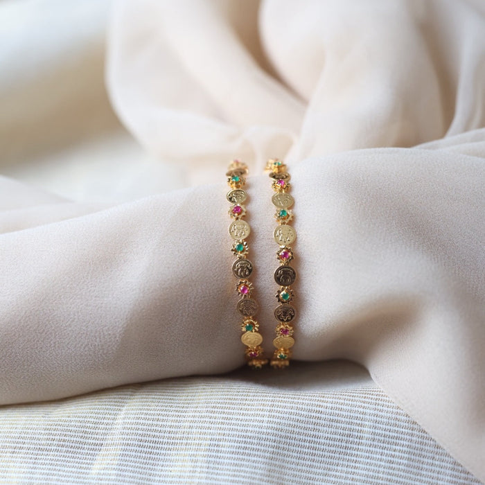 Heritage gold plated white stone bangle HB35566