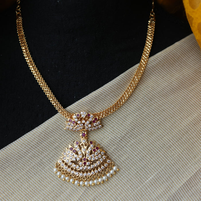 Heritage gold plated ruby white stone short necklace H8912