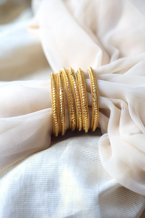 Heritage gold plated white stone bangle HB2344