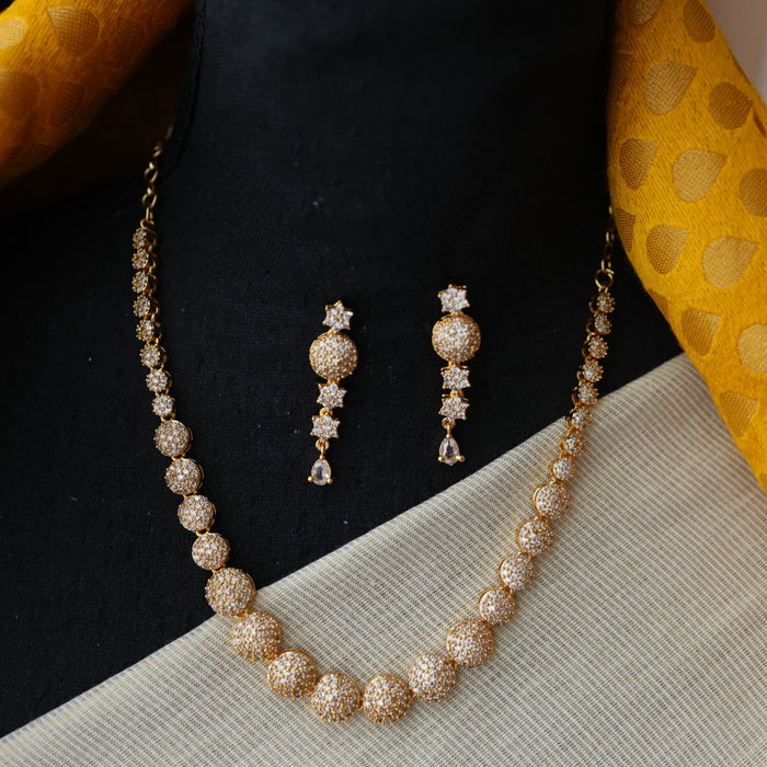 Heritage gold plated ruby white stone short necklace H8914