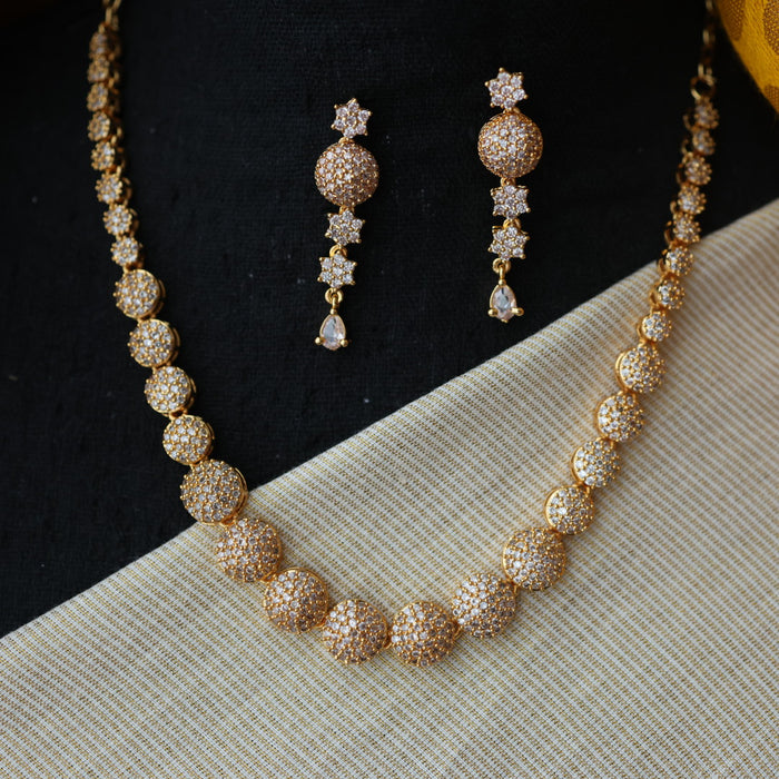 Heritage gold plated ruby white stone short necklace H8914