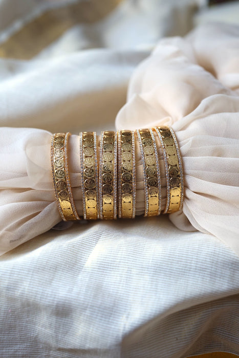 Heritage gold plated white stone bangle HB3567889