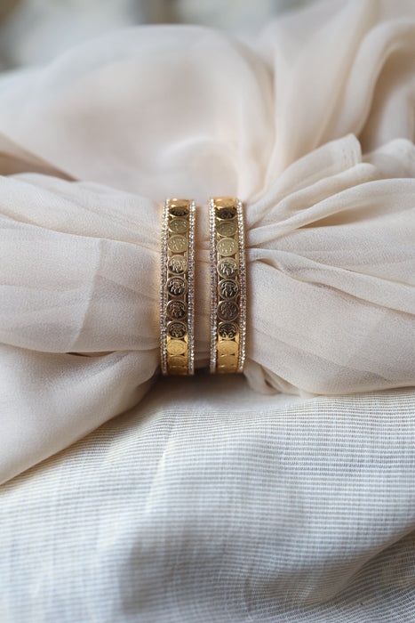 Heritage gold plated white stone bangle HB3567889
