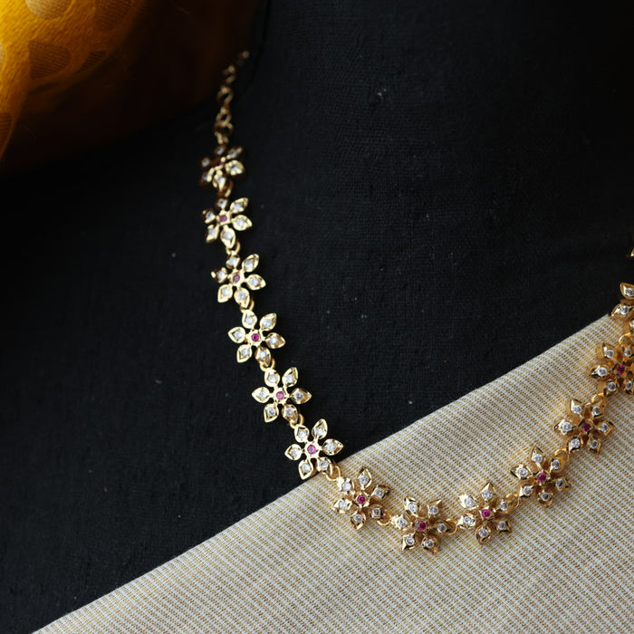 Heritage gold plated ruby white stone short necklace H8909