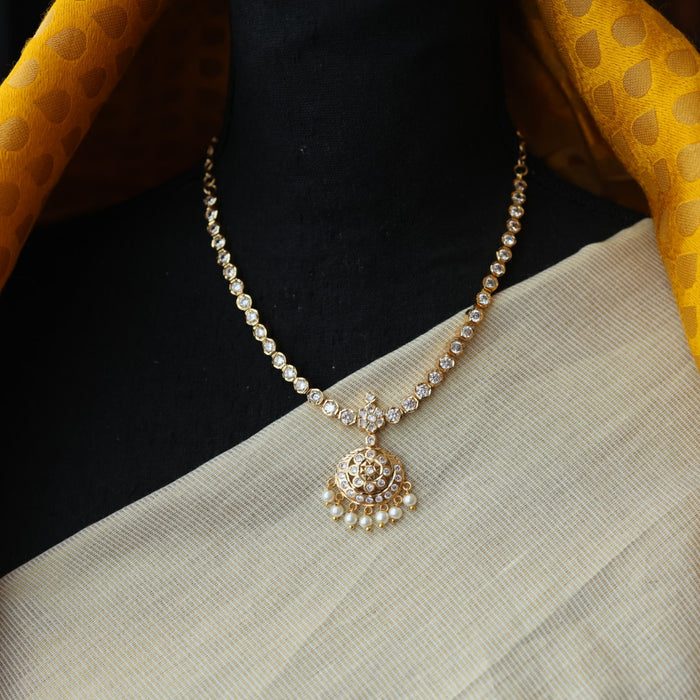 Heritage gold plated white short necklace H8900