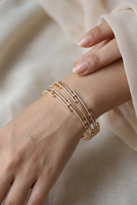 Heritage gold plated white stone bangle HB2446