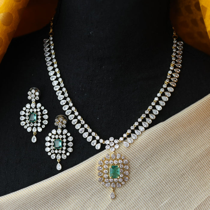 Heritage white stone short necklace with earrings H818