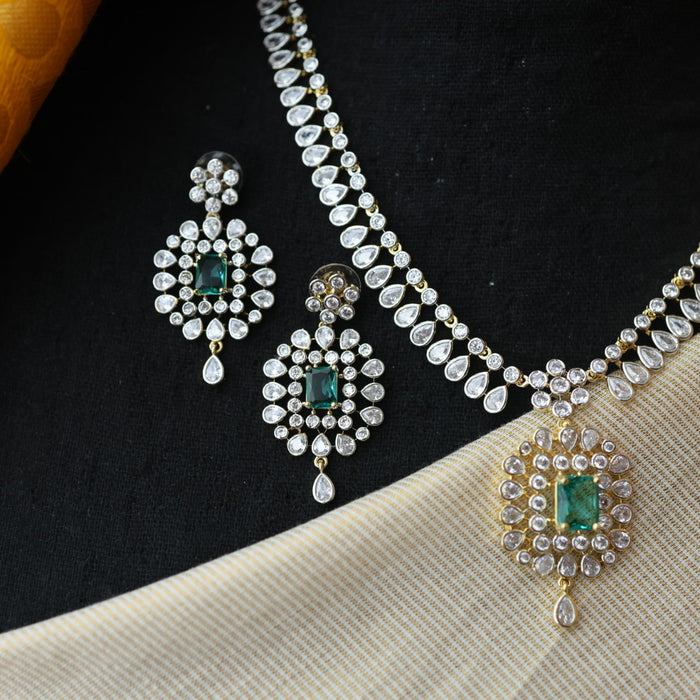 Heritage white stone short necklace with earrings H818