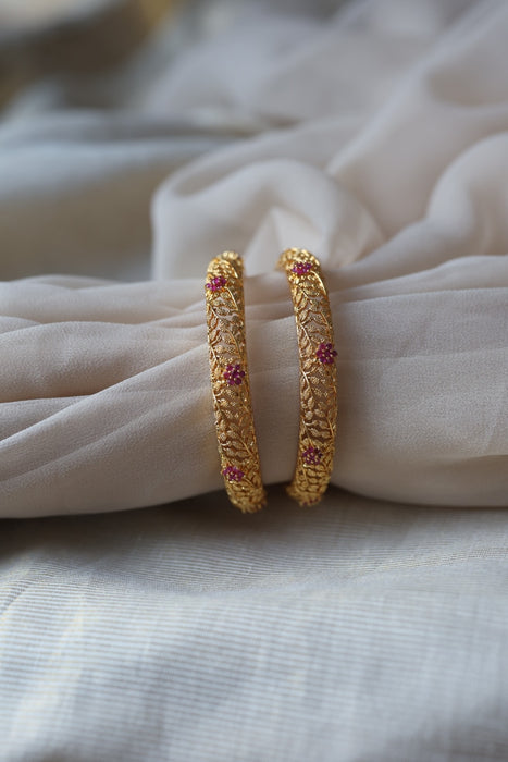 Heritage gold plated white stone bangle HB445