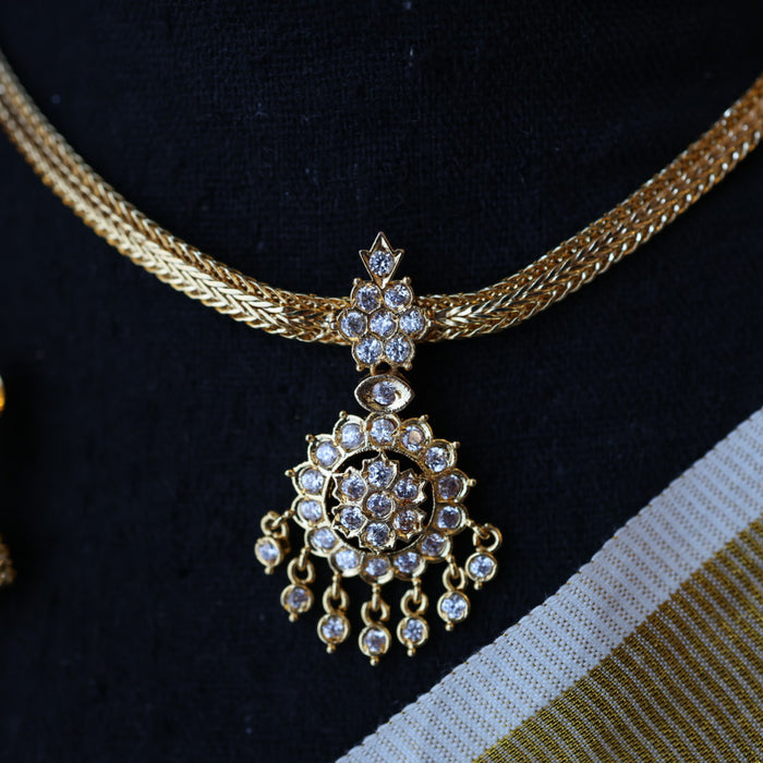 Heritage white stone short necklace and earrings H437