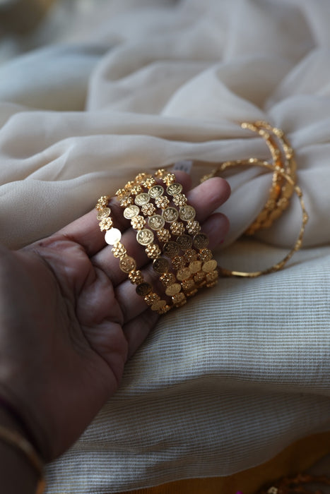 Heritage gold plated coin design bangle HB3554