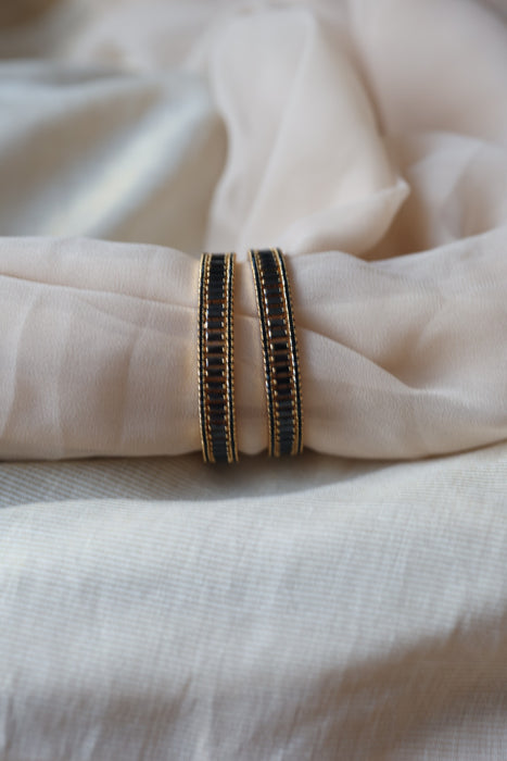 Heritage gold plated white stone bangle HB5324