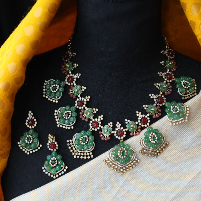 Antique green stone short necklace with earrings SS11568