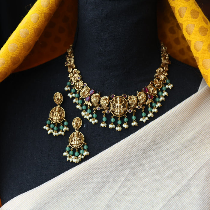Antique green bead short necklace with earrings and tikka SS117894