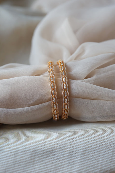 Heritage gold plated white stone bangle HB1321