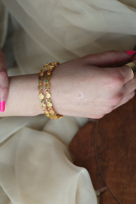 Heritage gold plated white stone bangle HB35566